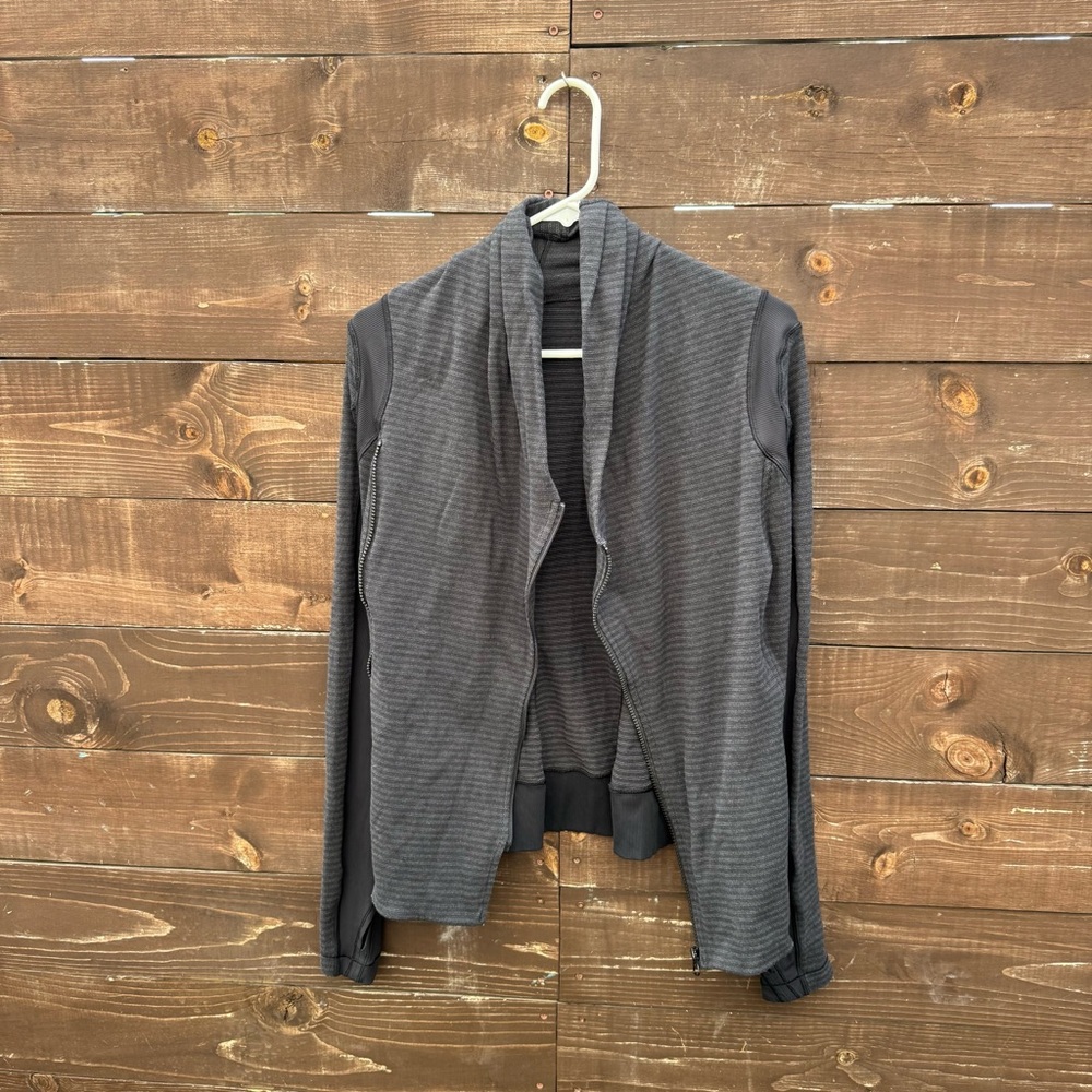Lululemon Athletica Bhakti Yoga Jacket Charcoal Colored size 6